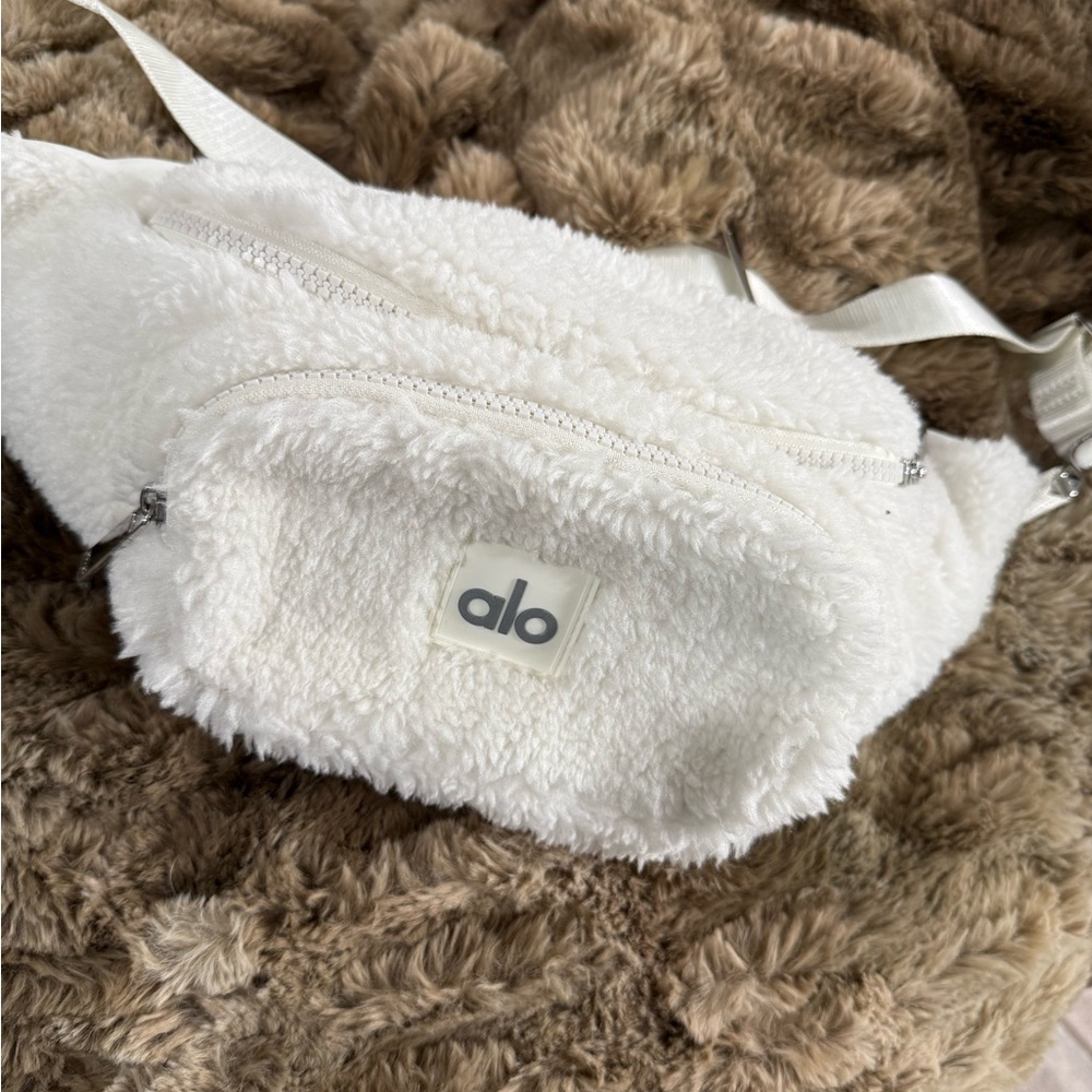 ALO Yoga White Crossbody Bag Plush Style
